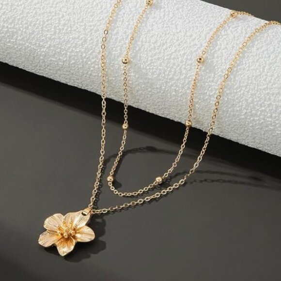 Layered Flower Necklace - Picture 4 of 6